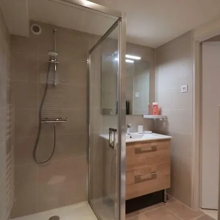 - La Maison Du Coq, Fully-equipped Vacation Studio Apartment *