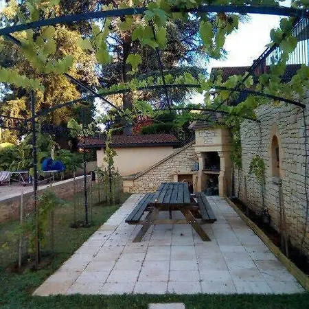 - La Maison Du Coq, Fully-equipped Vacation Studio * Carsac-Aillac